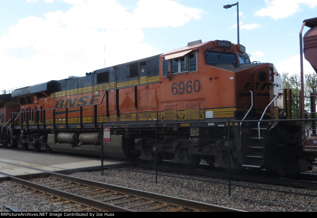 BNSF 6960